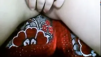 Desi Babe Rubbing And Pressing Her Wet Pussy On The Bed Moaning