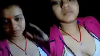 Indian Babe Flaunting Big Natural Boobs While Fingering Wet