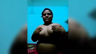 Mallu Wife Squeezing Her Heavy Boobs Alone At Home For Me