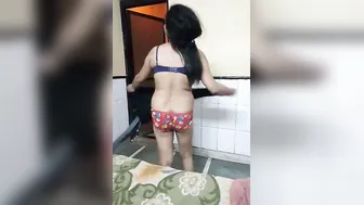 Sexy Indian Babe Stripping And Displaying Body Before Getting It