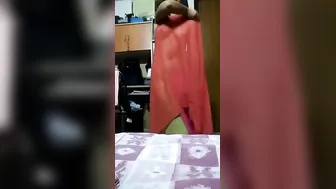 Hot Babe Unwrapping Her Saree And Getting Completely Naked Alone