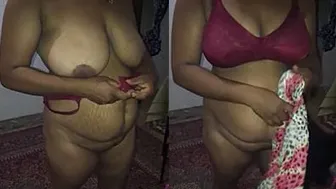 Married Aunty Changing Dress Exposing Her Body By Mistake
