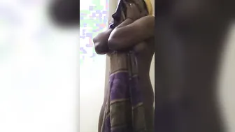 Married Bhabhi Squeezing Her Wet Tits After Bathing At Home