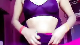 Amateur Girl Putting On A Naughty Strip Show During Video Chat