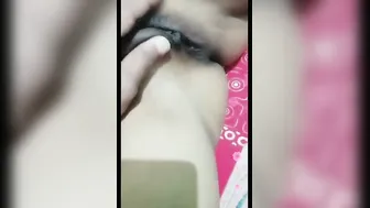 Married Bhabhi Stripping Naked Showing Everything On Live Cam