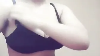 Desi GF Recording Nude Selfie Video Sending It To Her Bf