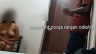 Naughty Girl Asking Delivery Guy To Take Her Naked Pictures