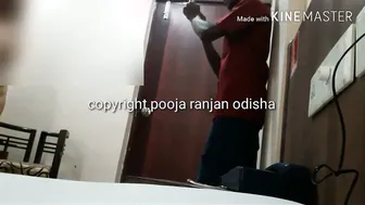 Naughty Girl Asking Delivery Guy To Take Her Naked Pictures