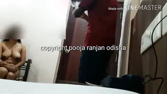 Naughty Girl Asking Delivery Guy To Take Her Naked Pictures