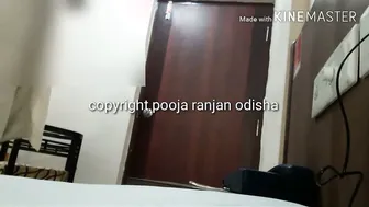 Naughty Girl Asking Delivery Guy To Take Her Naked Pictures