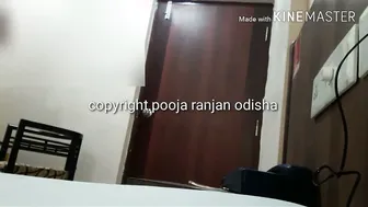 Naughty Girl Asking Delivery Guy To Take Her Naked Pictures