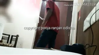 Naughty Girl Asking Delivery Guy To Take Her Naked Pictures