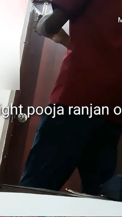 Naughty Girl Asking Delivery Guy To Take Her Naked Pictures
