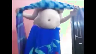 Thick Aunty Showing Her Big Tits And Ass Live On Video Call