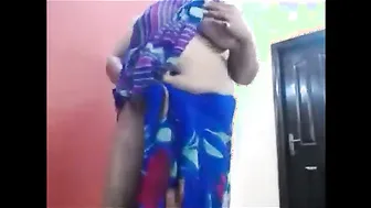 Thick Aunty Showing Her Big Tits And Ass Live On Video Call