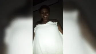 Mature Aunty Getting Naked And Showing Her Body On Video Call