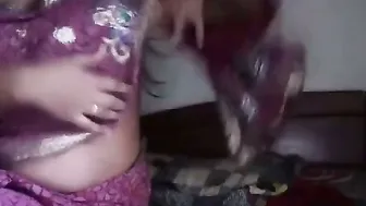 Busty Aunty Getting Nasty And Dirty Talking On Late Night Chat