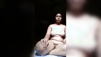 Desi Aunty Showing Off Her Tits And Pussy On Hidden Cam