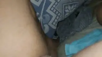 Desi Aunty Giving Her Man A Slow Handjob Until He Finishes