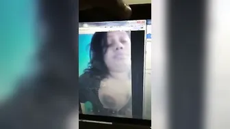 Desi Aunty Teasing And Showing Off Her Body For The Camera