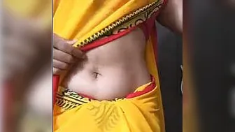 Married Wife Exposing Her Body Parts For Boyfriend Cheating