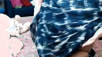 Sexy Bhabhi Stripping Out Of Black Saree Revealing Hot Curves
