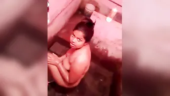 Boyfriend Filming His Girl Bathing Catching Everything On Cam