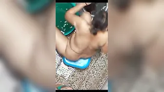Hidden Cam Catching Aunty Bathing Fully Nude Without Knowing