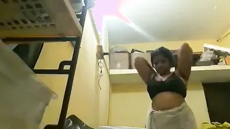 Tamil Wife Flaunting Her Big Papaya Boobs After Hot Shower