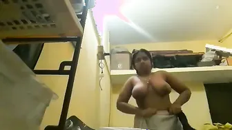 Tamil Wife Flaunting Her Big Papaya Boobs After Hot Shower