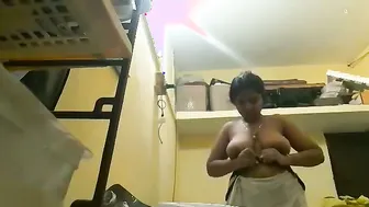 Tamil Wife Flaunting Her Big Papaya Boobs After Hot Shower