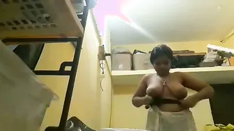 Tamil Wife Flaunting Her Big Papaya Boobs After Hot Shower