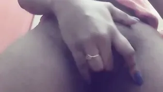 Indian Babe Showing Her Tits While Fingering Wet Pussy