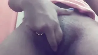 Indian Babe Showing Her Tits While Fingering Wet Pussy