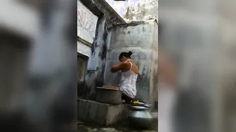 Desi Babe Caught Bathing Naked In Her Bathroom Secretly