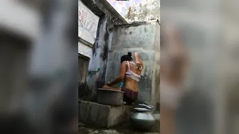 Desi Babe Caught Bathing Naked In Her Bathroom Secretly