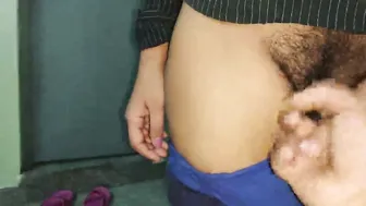 GF Moaning While Getting Hairy Pussy Rubbed And Fingered