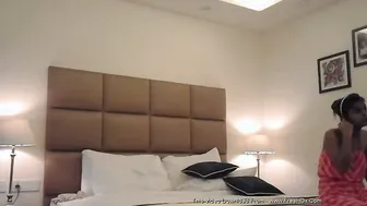 Delhi GF Getting Fucked In Hotel Room Hidden Camera