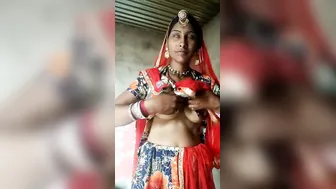 Rajasthani Married Woman Showing Boobs And Pussy To Lover