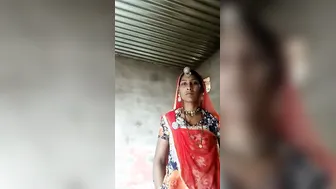 Rajasthani Married Woman Showing Boobs And Pussy To Lover