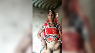 Rajasthani Married Woman Showing Boobs And Pussy To Lover