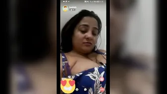 Horny GF Showing Off Tits And Pussy On Video Call