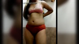 Tamil Slut Removing Saree Revealing Her Pussy And Big Boobs