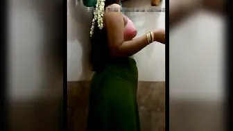 Tamil Slut Removing Saree Revealing Her Pussy And Big Boobs
