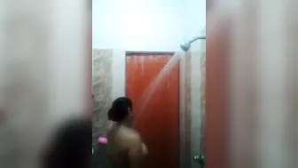 Busty Desi GF Bathing Naked Caught On Hidden Camera View