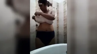 Busty Desi GF Bathing Naked Caught On Hidden Camera View
