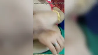 Horny Bhabhi Getting Her Tits Pressed Squeezing Her Nipples
