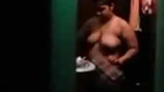 Sexy Boudi Bathing Naked Catching Her Curves On Hidden Camera