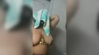 Busty Mallu Bhabhi Exposing Her Huge Melons For Her Secret Lover