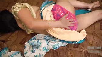 Married Bhabhi Fingering Herself Moaning In Hindi On Homemade